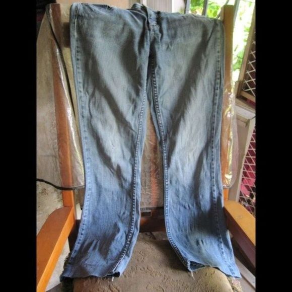 Hemmed 3R Refuge Blue Jean Pants Preowned Hole Some Flaws IS: 28.5 OS:37.5 W: 27 - Picture 13 of 16